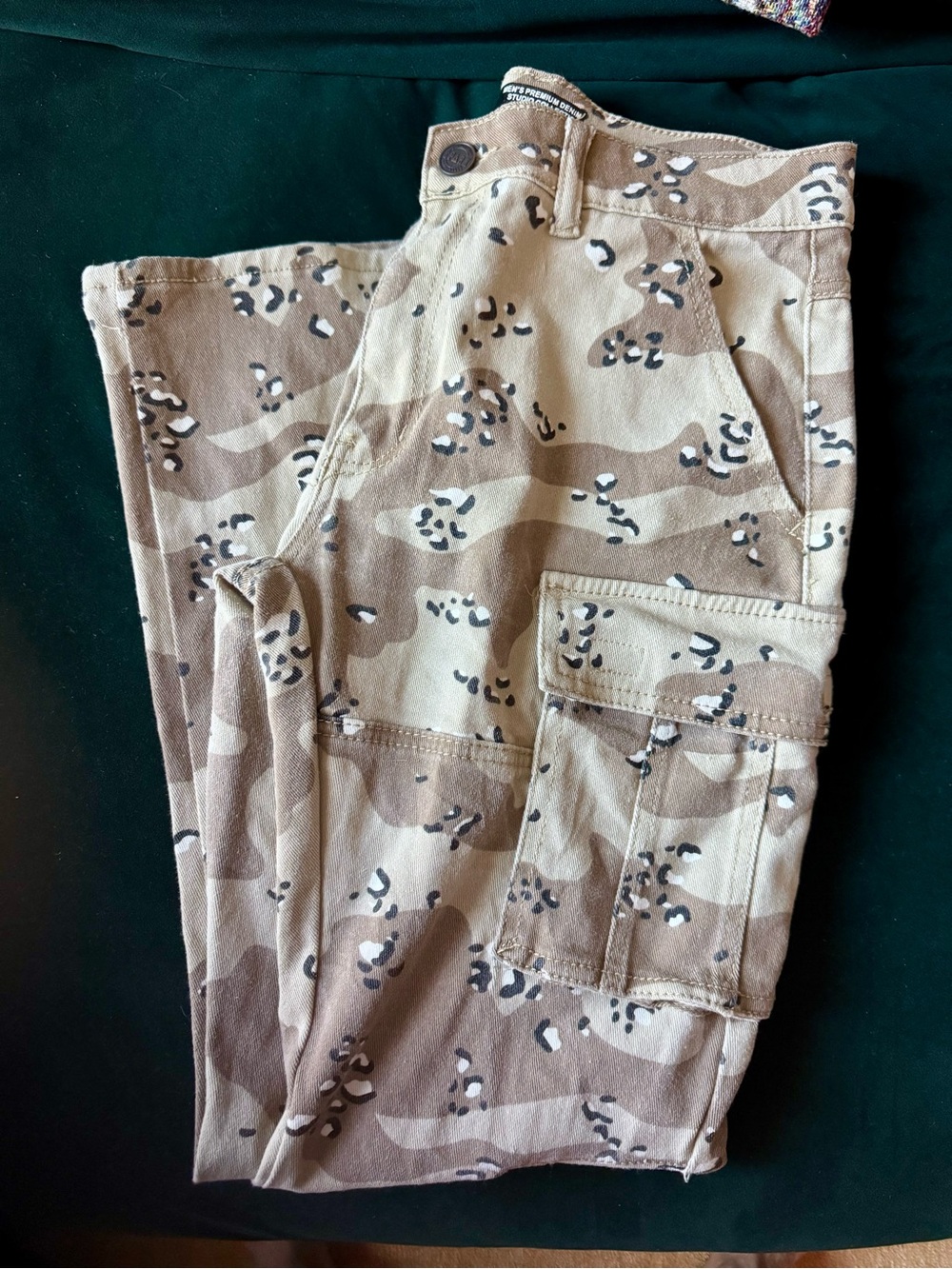 Spark Premium Denim 32x30 choco chip camo DBDU